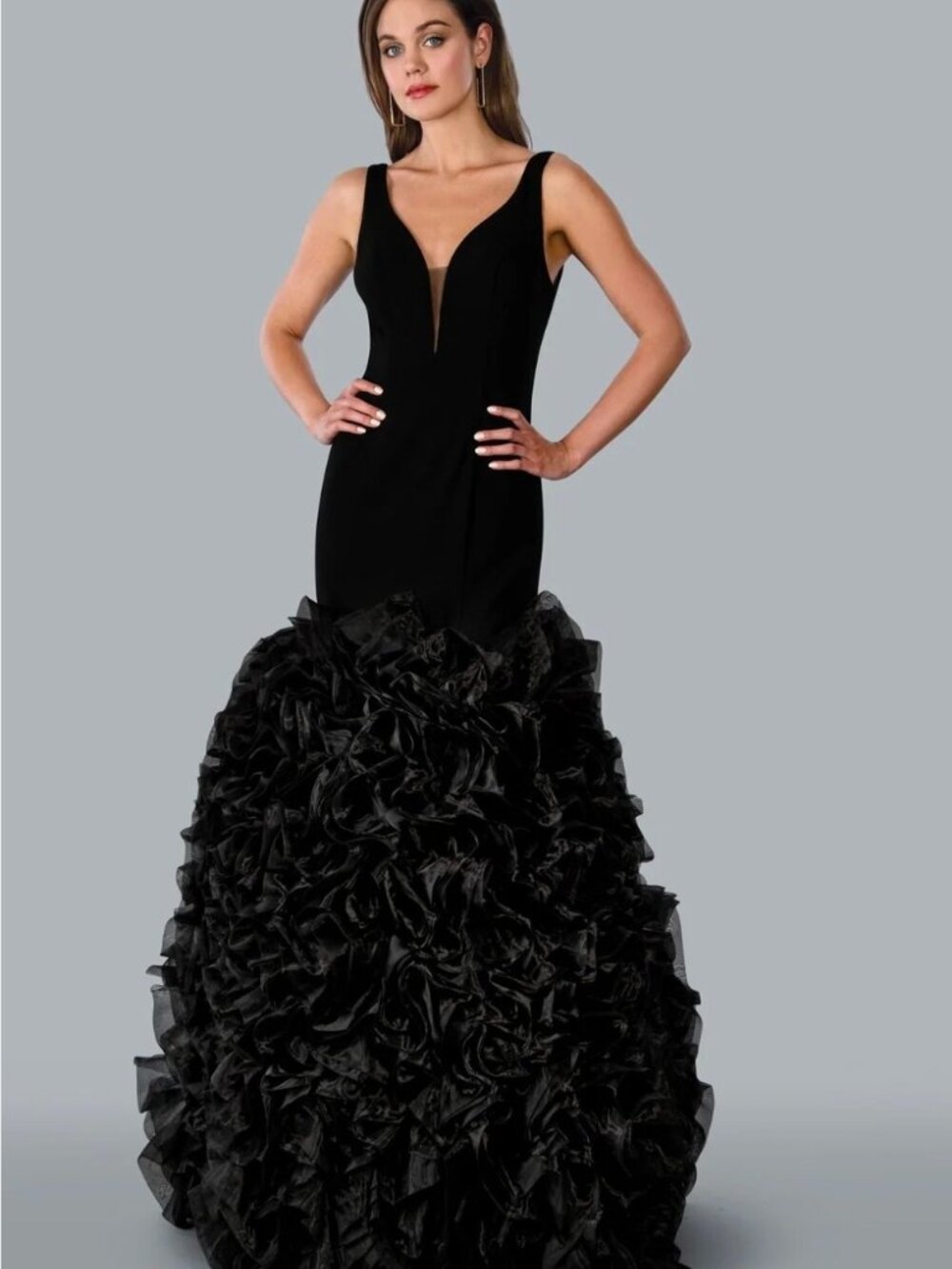 Size 6 Stella Couture 23120 Black Ruffle Mermaid Gown V-Neck NWT